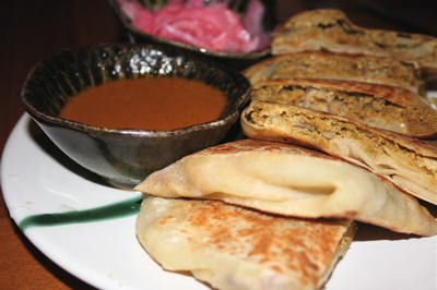 murtabak ayam (chicken-filled roti) at Awana Mayalsian restaurant 